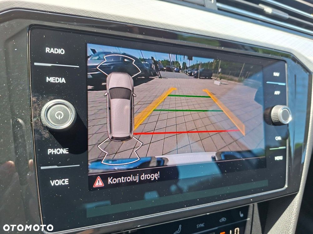 Volkswagen Passat - 21