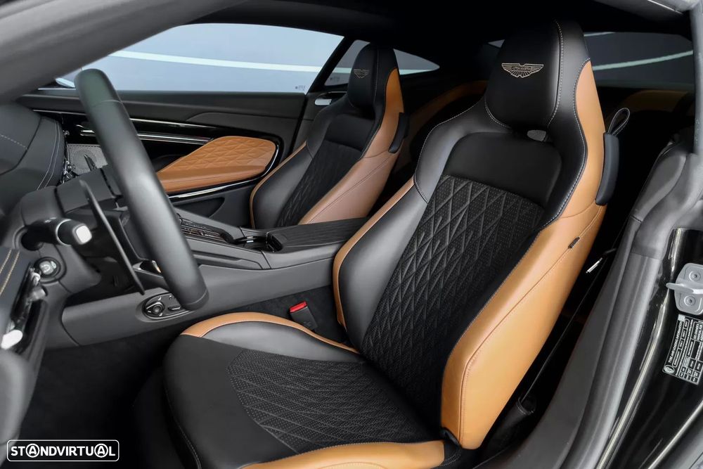 Aston Martin DB12 Coupé - 10