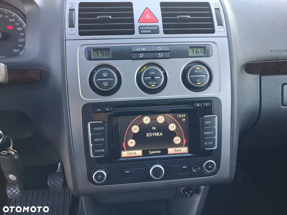 Volkswagen Touran 2.0 TDI DPF Trendline - 20