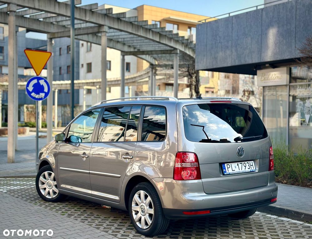 Volkswagen Touran 1.4 TSI DSG Highline - 2