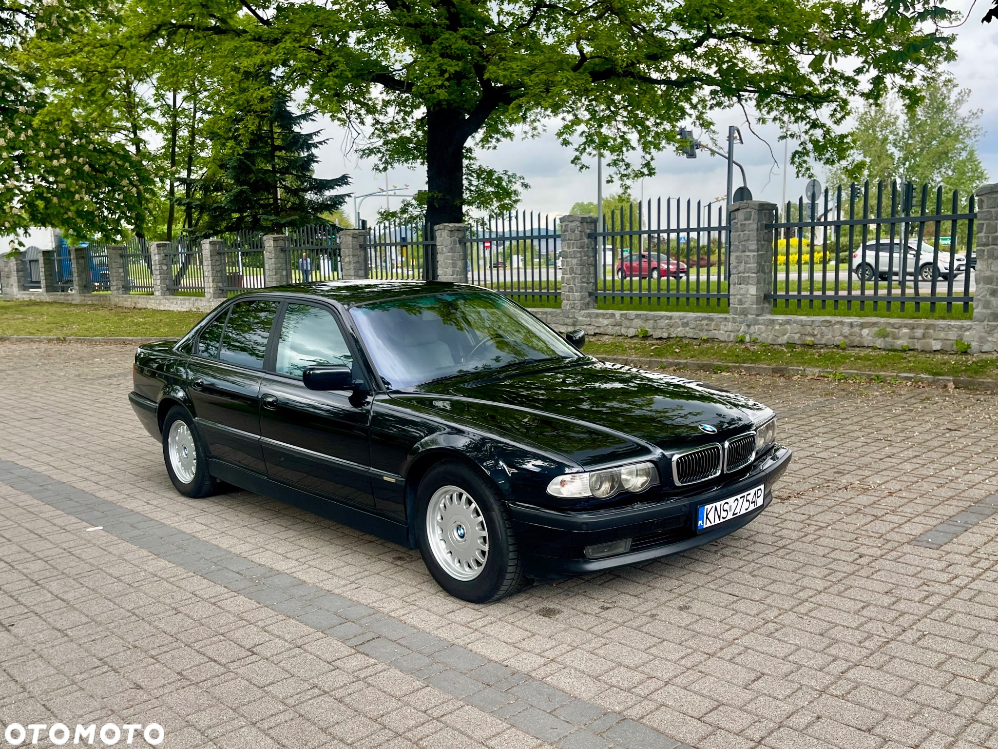 BMW Seria 7 750i - 5