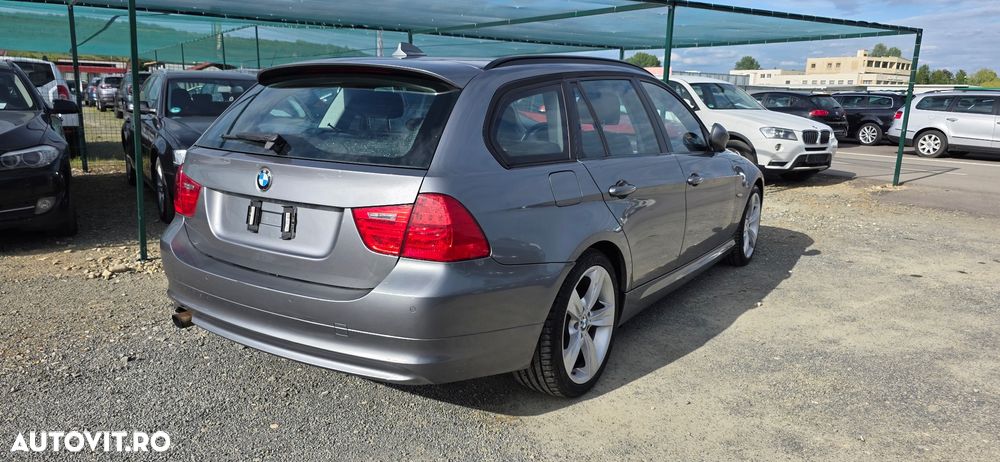 BMW Seria 3 320d DPF Touring Blue Performance - 18