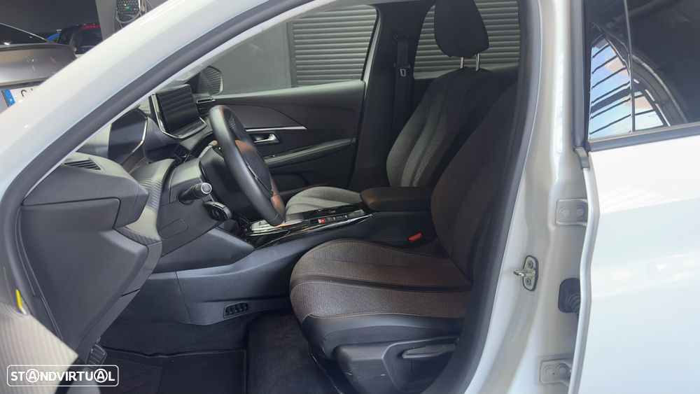 Peugeot e-208 Allure - 20