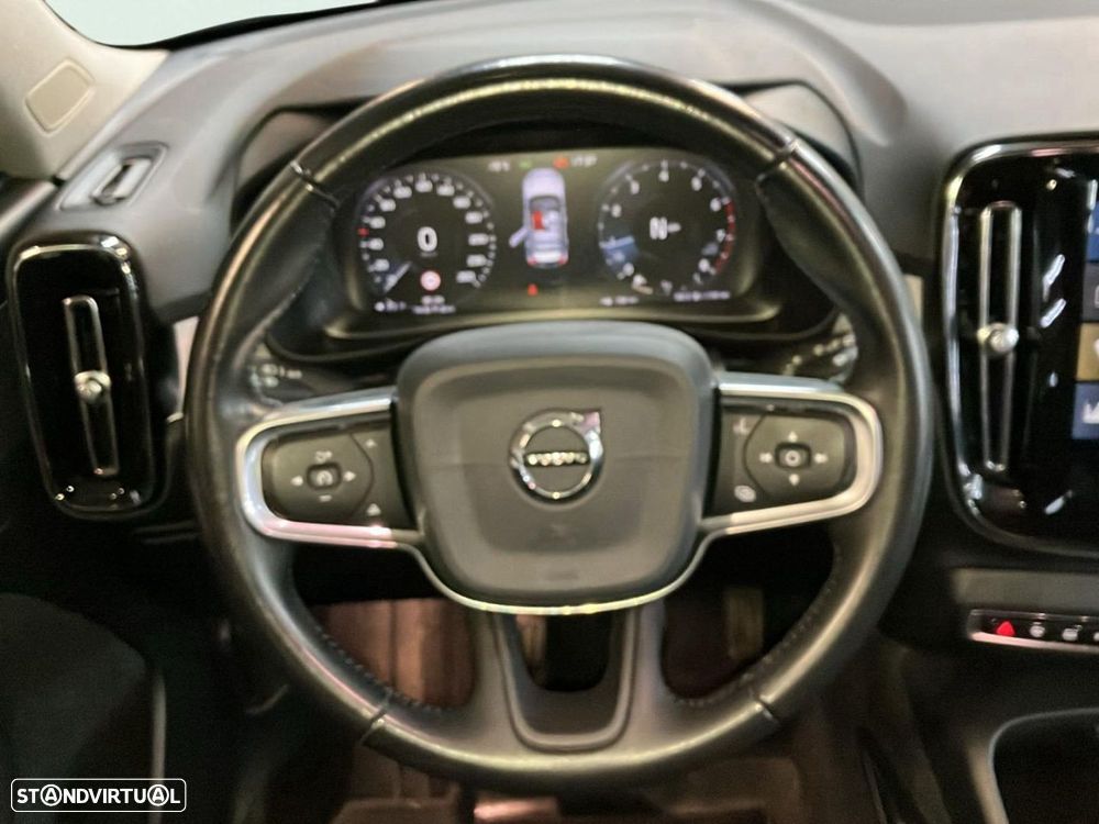 Volvo XC 40 1.5 T3 Momentum Plus - 10