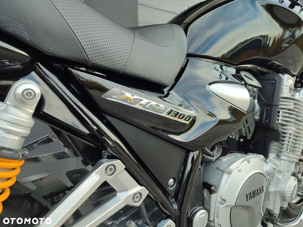 Yamaha XJR - 23