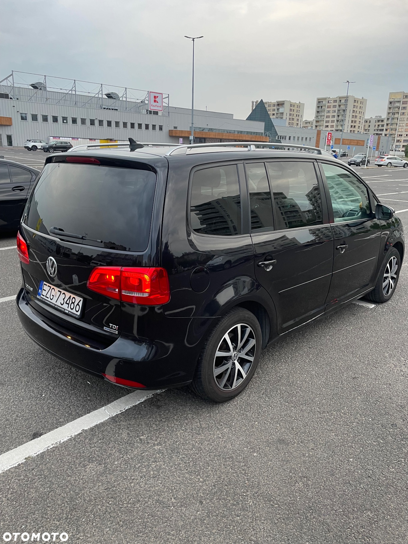 Volkswagen Touran 1.6 TDI DPF Comfortline DSG - 5