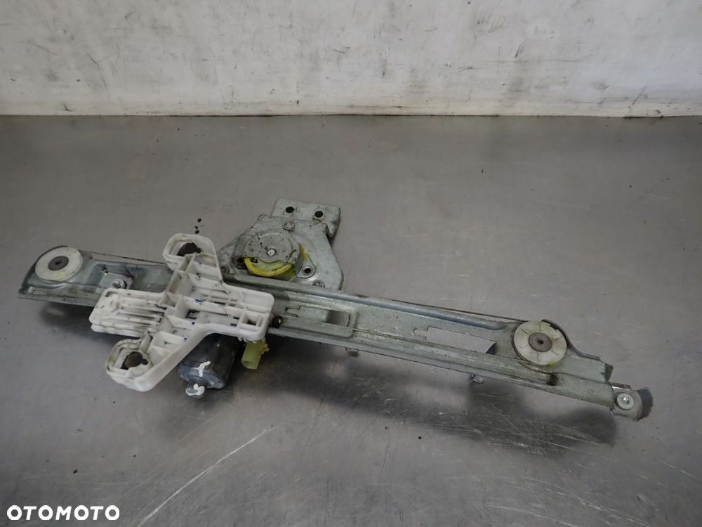 PODNOŚNIK SZYB PRAWY TYŁ DODGE CALIBER  05074232AA  0130822278 - 2