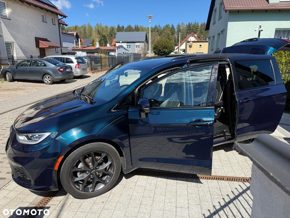 Chrysler Pacifica - 10