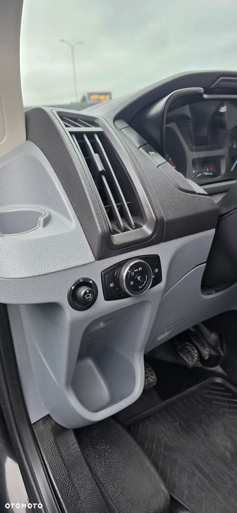 Ford Transit - 25