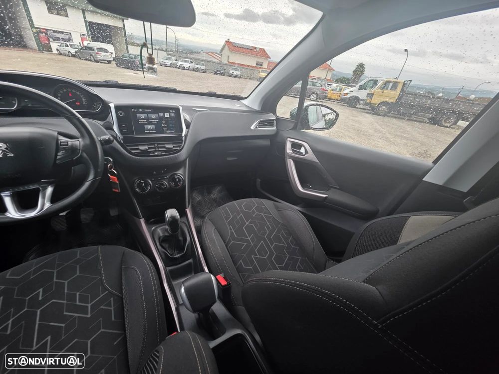 Peugeot 2008 1.6 BlueHDi Style - 14