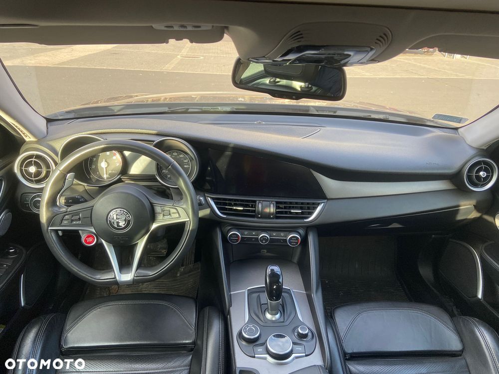 Alfa Romeo Giulia 2.0 Turbo 16V AT8 Veloce Ti - 4