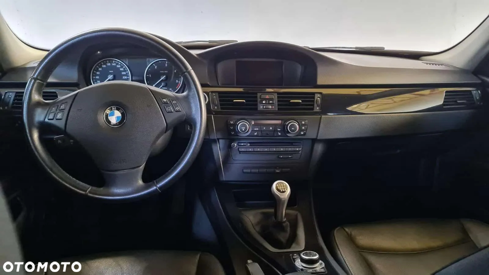 BMW Seria 3 318d DPF Touring - 6
