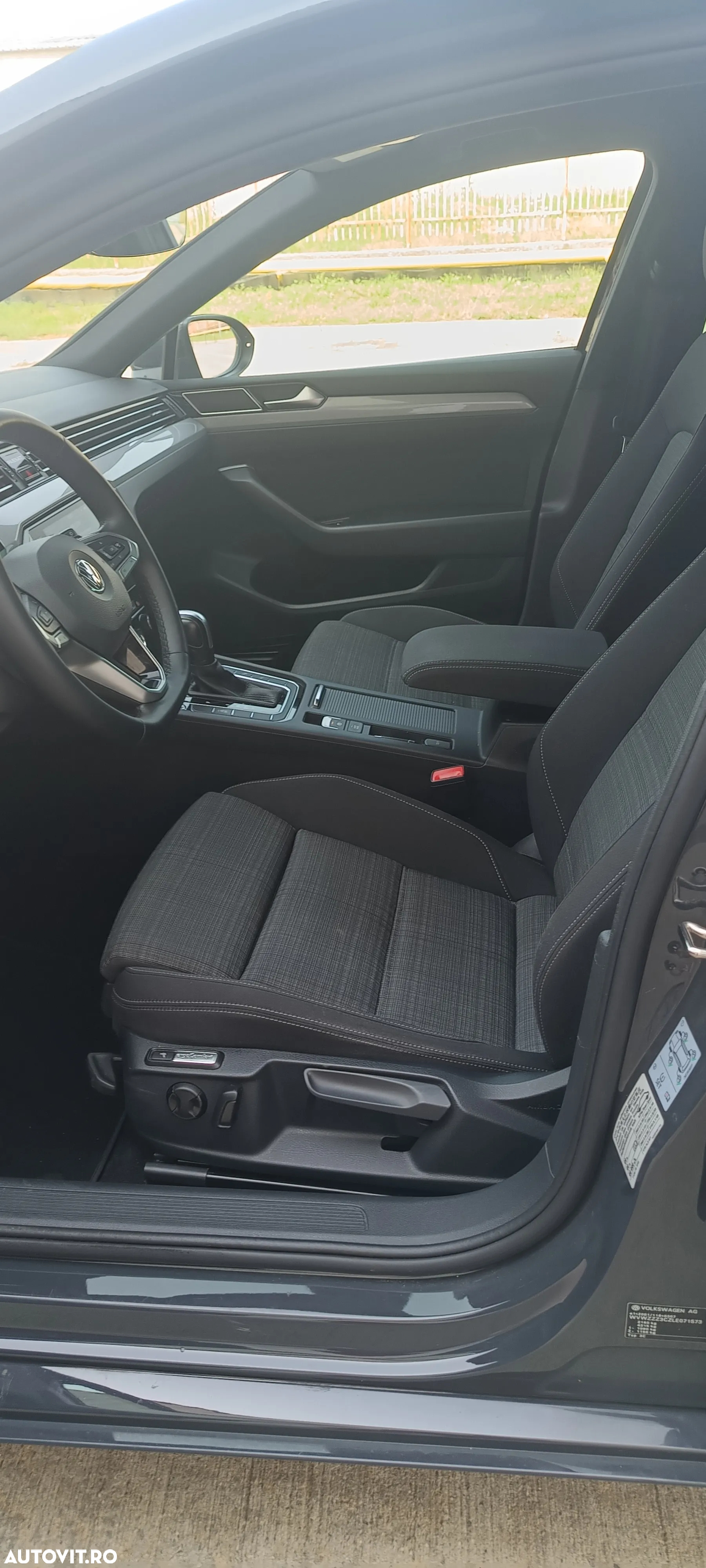 Volkswagen Passat Variant 2.0 TDI DSG Business - 18