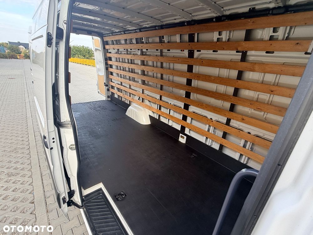 Volkswagen CRAFTER - 21