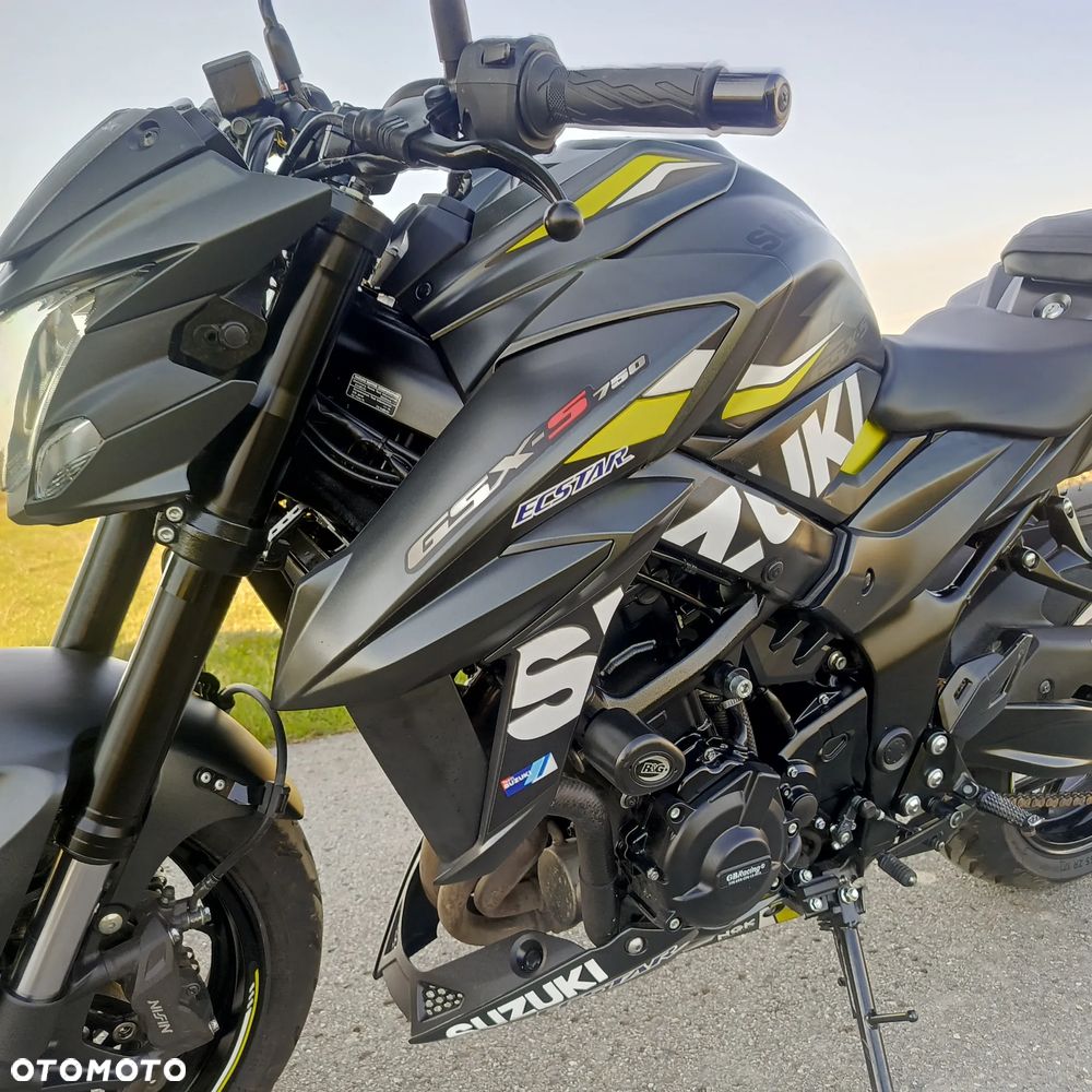 Suzuki GSX - 10