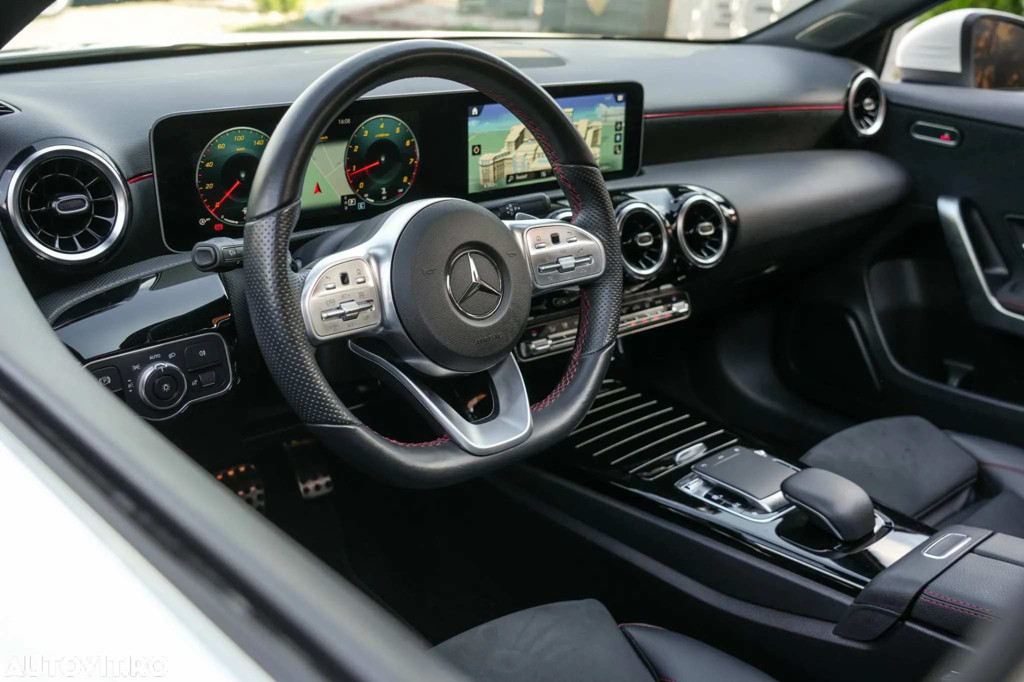 Mercedes-Benz A 200 7G-DCT Advanced AMG Line - 16