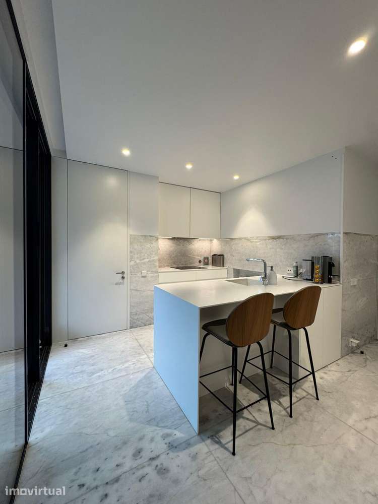 T4 de excelência na Foz do Douro, com apenas um apartamento por piso! - Grande imagem: 5/18