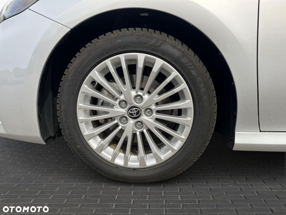 Toyota Camry - 19