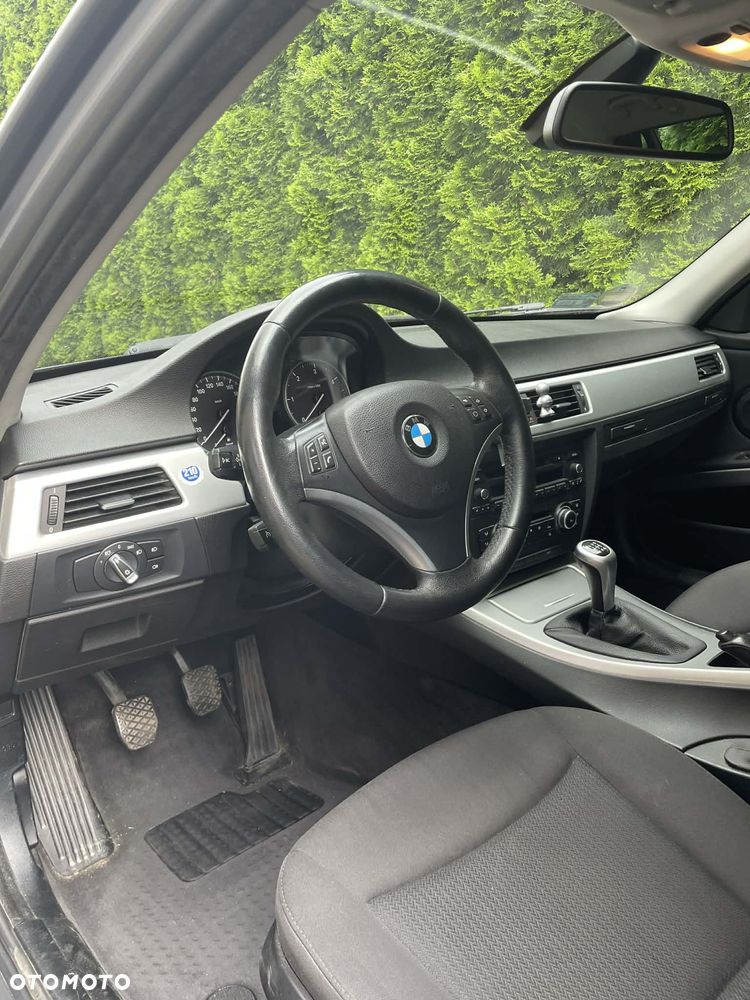 BMW Seria 3 318d DPF - 6