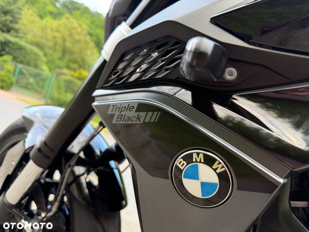 BMW F - 33