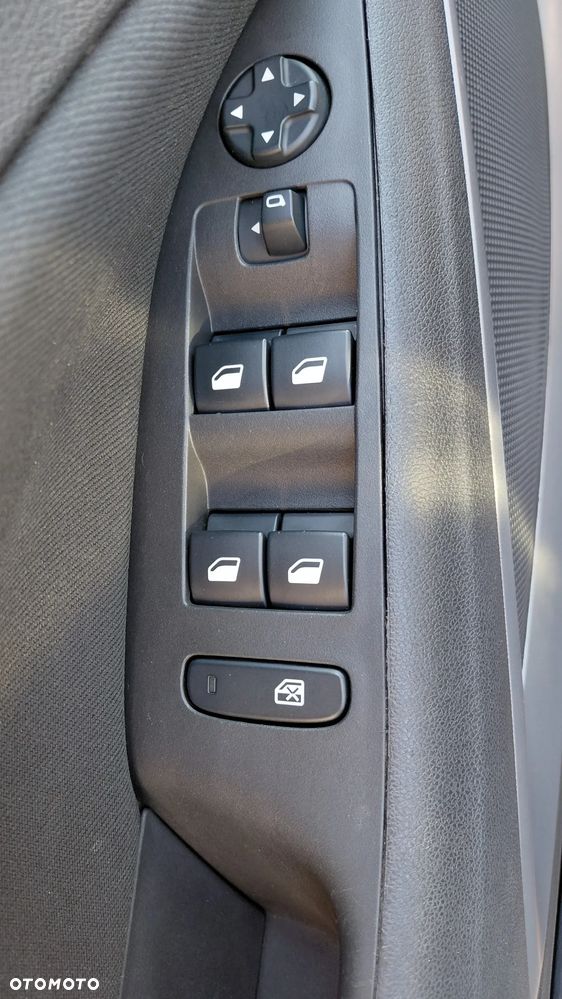 Opel Crossland X 1.2 T Design Line S&S - 14