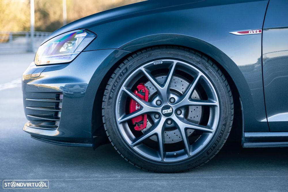 VW Golf GTI Performance BlueMotion - 29