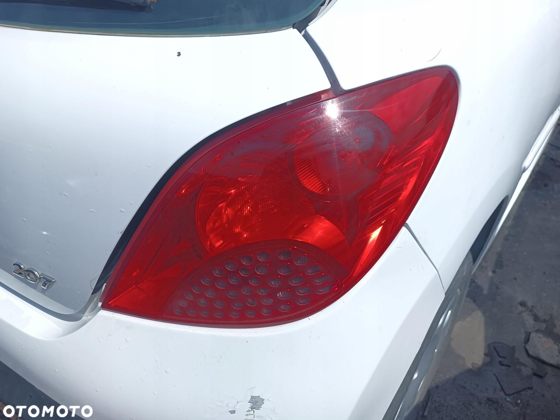 Peugeot 207 06-15 LAMPA TYLNA TYL PRAWA - 1