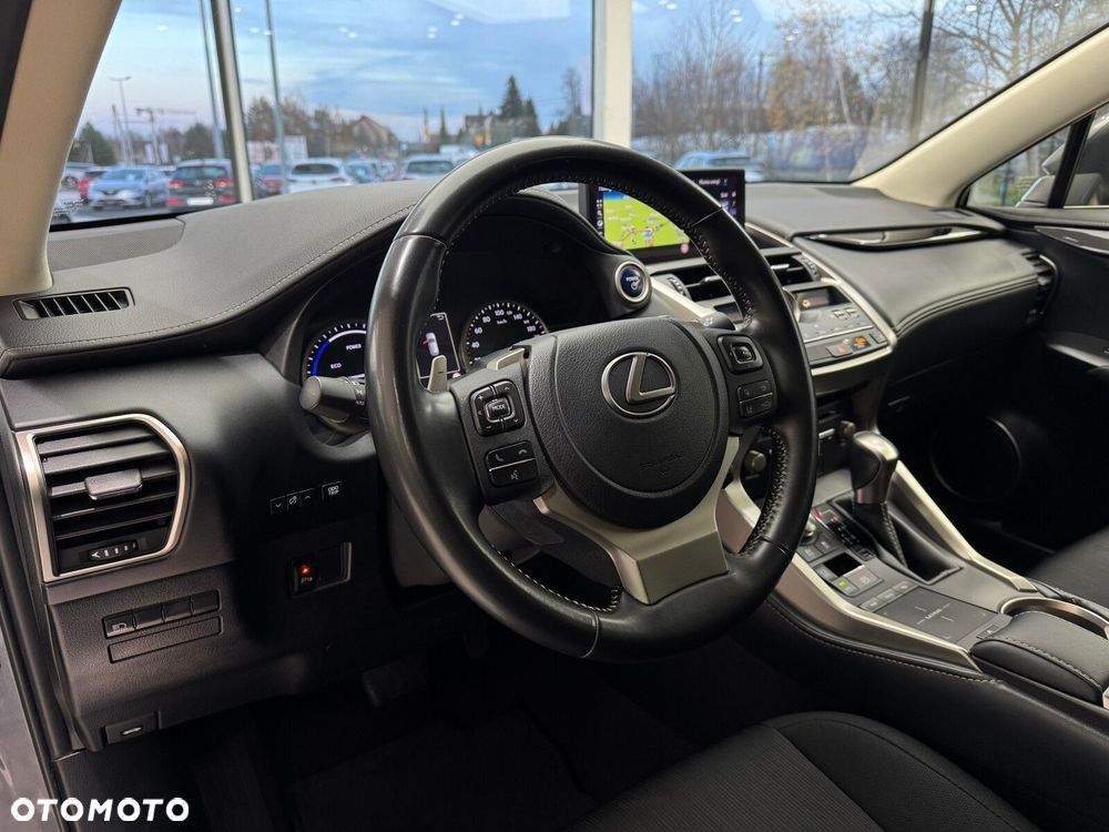 Lexus NX 300h Business Edition AWD - 8