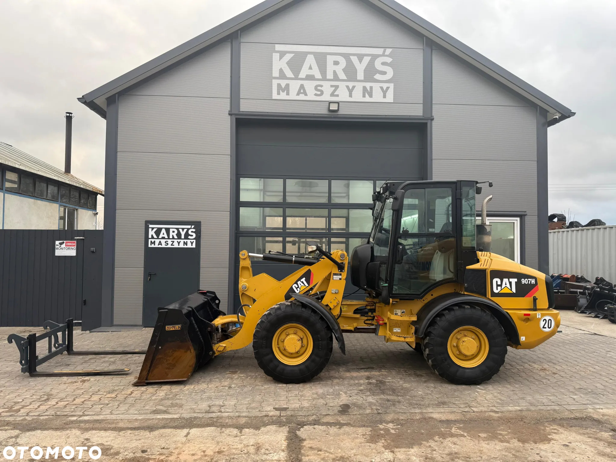 Caterpillar ŁADOWARKA KOŁOWA CAT CATERPILLAR 907 906 907H 908 2010 - 17