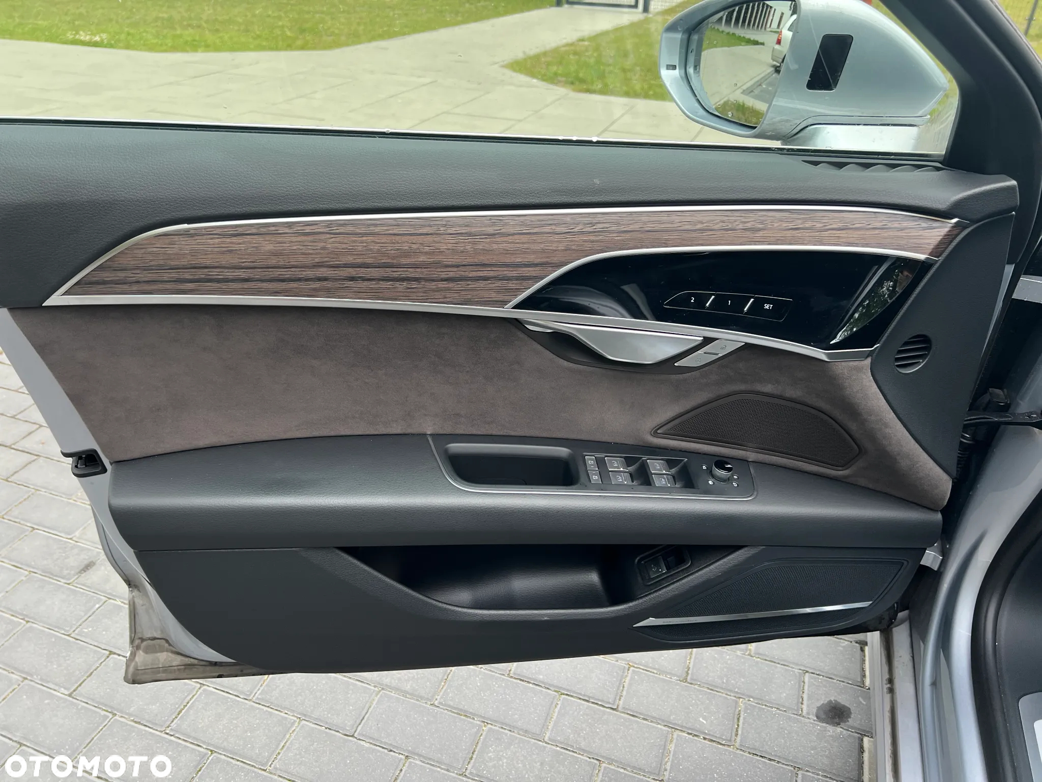 Audi A8 - 10