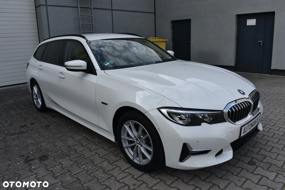 BMW Seria 3 320e Luxury Line - 3