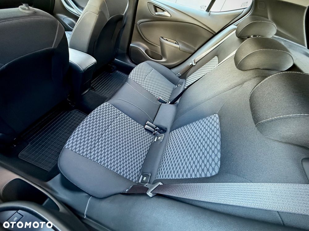 Opel Astra 1.2 T Business Edition S&S - 12