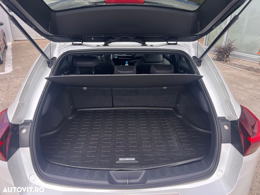 Lexus UX - 8