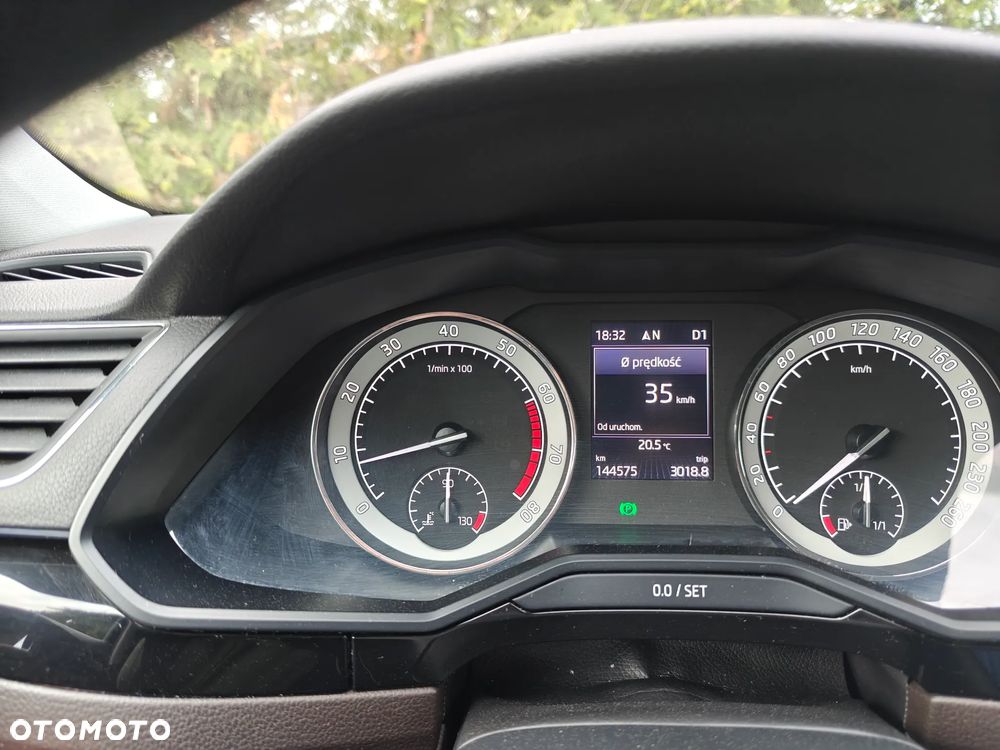 Skoda Superb 2.0 TSI 4x4 L&K DSG - 12