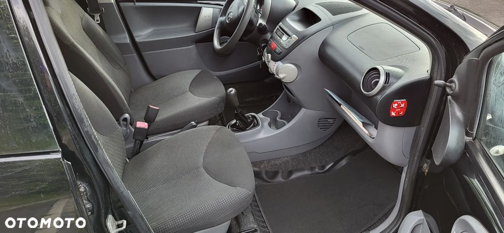 Toyota Aygo City - 15