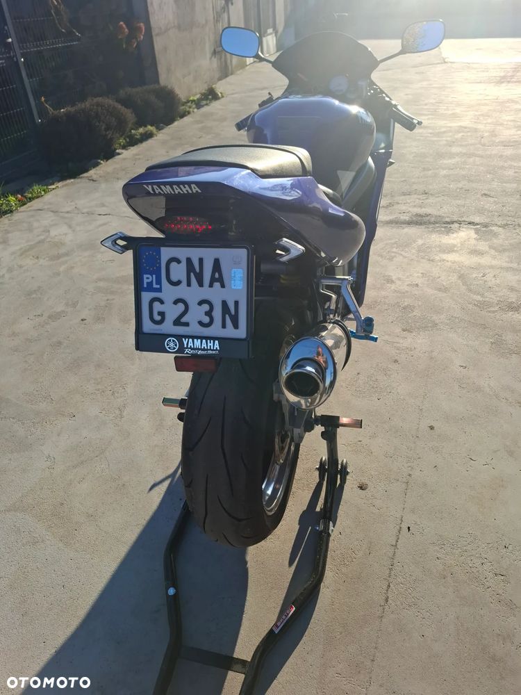 Yamaha R6 - 8