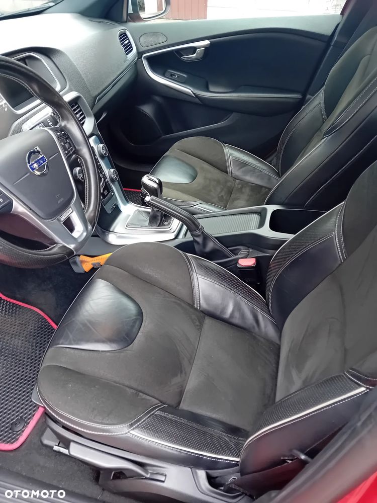 Volvo V40 D2 Drive-E R-Design Momentum - 11