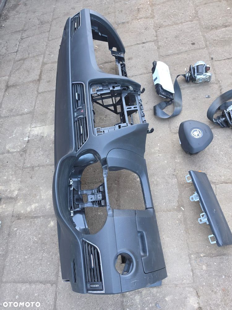 Konsola  kokpit  skoda  octavia  III  lift  komplet  oryginał - 2