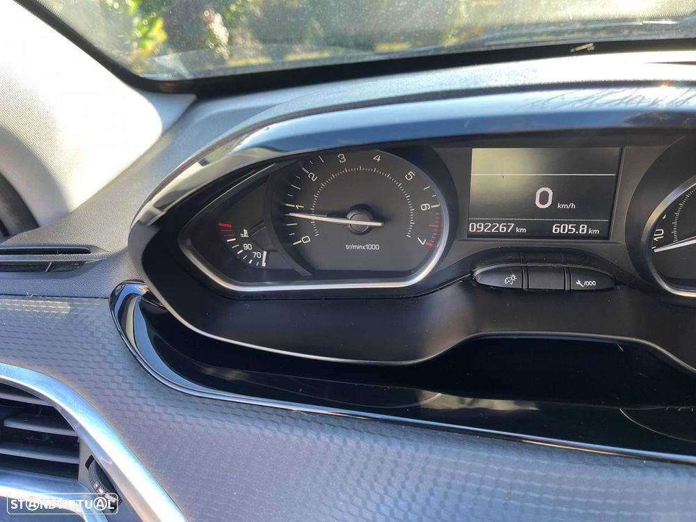 Peugeot 2008 1.2 PureTech Style - 13