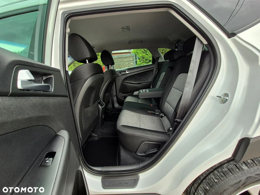 Hyundai Tucson 1.6 GDI BlueDrive Comfort 2WD - 24