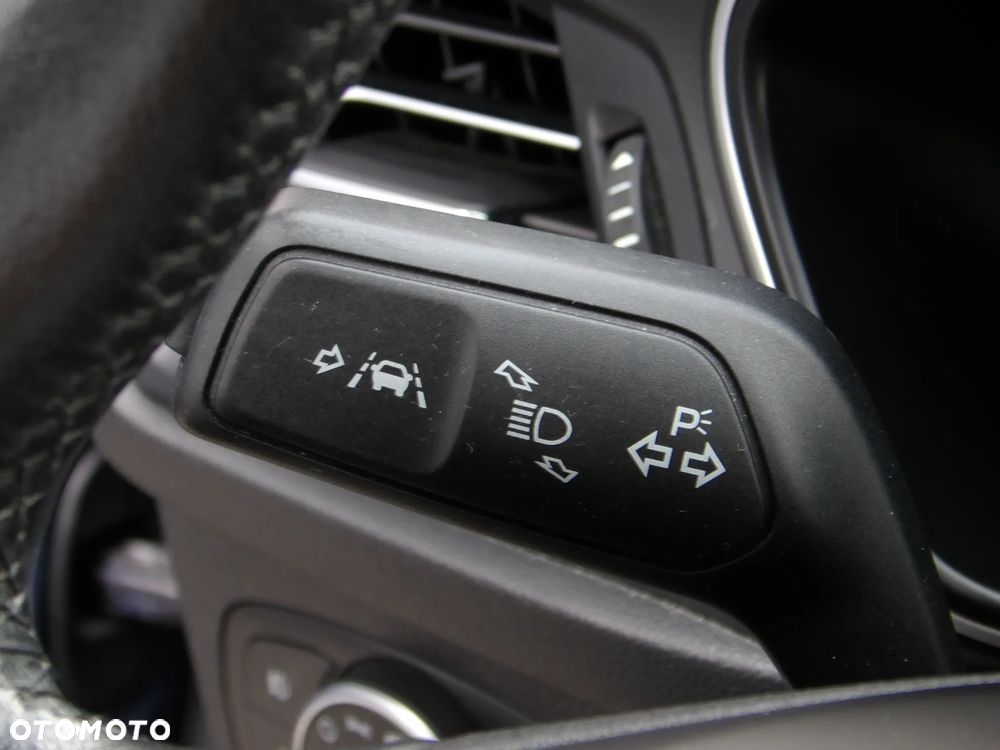 Ford Focus 1.0 EcoBoost Trend Edition - 23