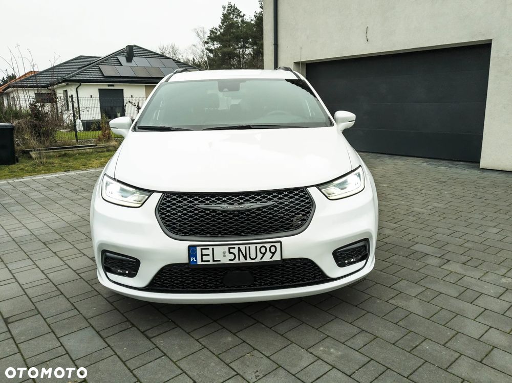 Chrysler Pacifica - 3