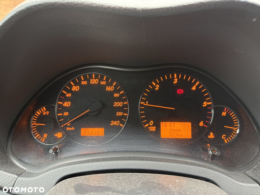 Toyota Avensis - 7