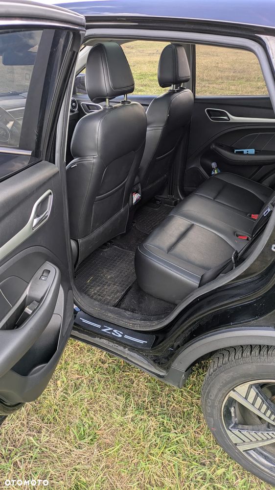 MG ZS EV Luxury - 8