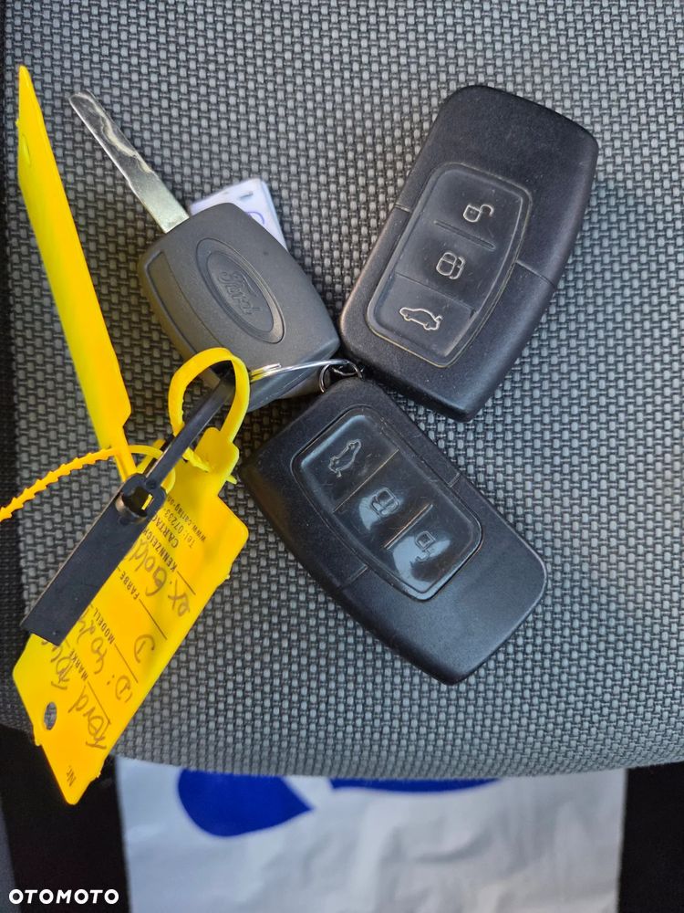 Ford Focus 1.6 16V Style - 11