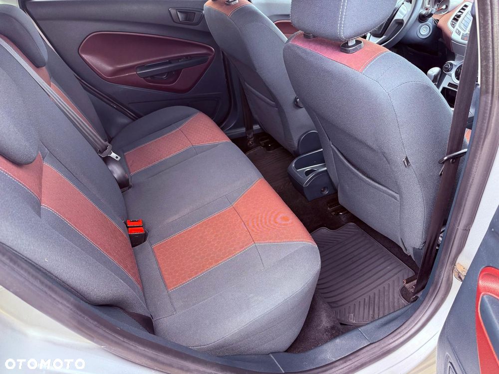 Ford Fiesta 1.4 Champions Edition - 24