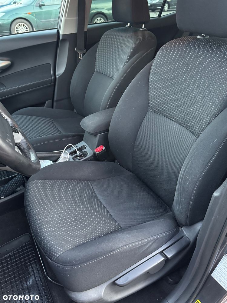 Toyota Auris 1.6 Sol - 14