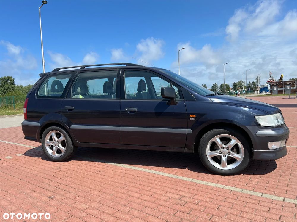 Mitsubishi Space Wagon 2.4 GDI Family - 7
