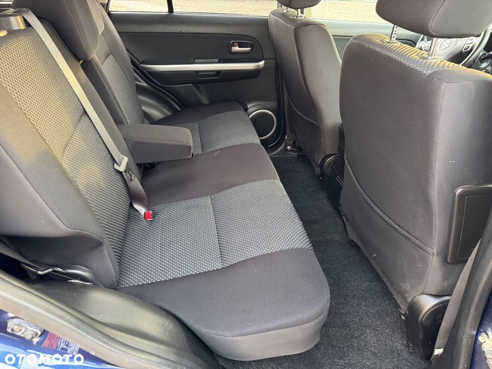 Suzuki Grand Vitara 2.0 Comfort + Family - 14