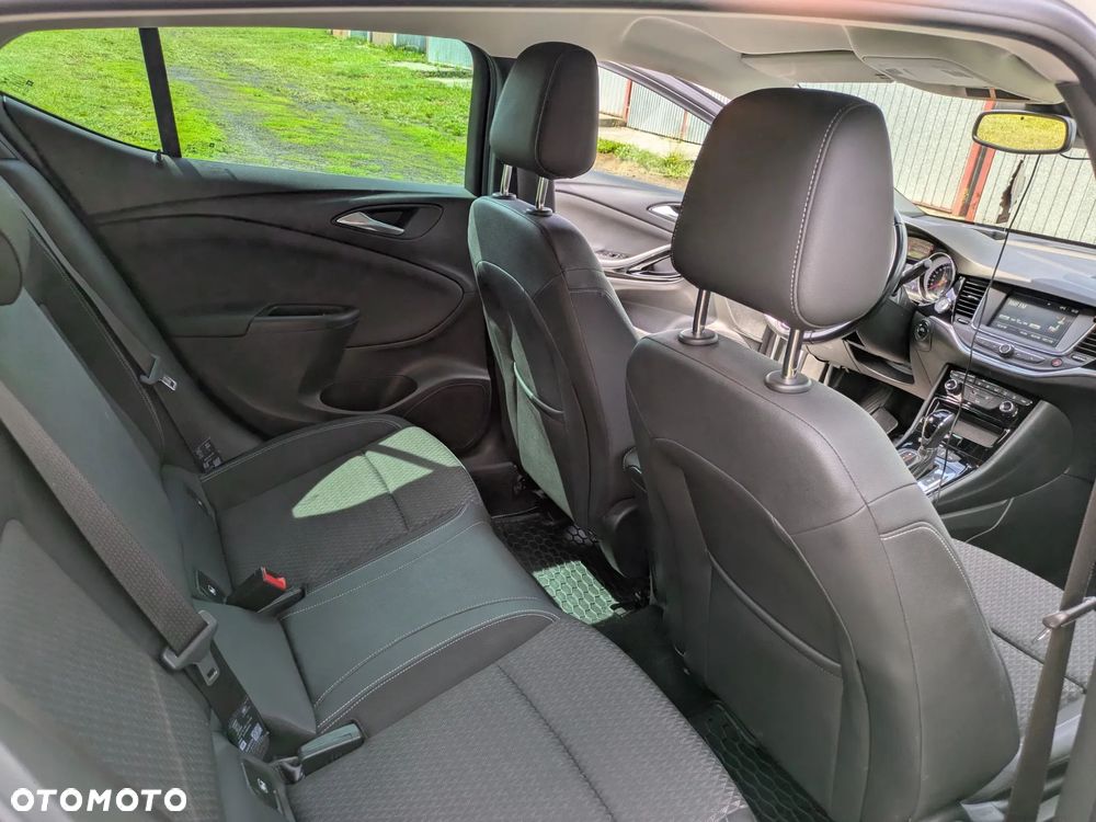 Opel Astra 1.6 T Elite S&S - 9